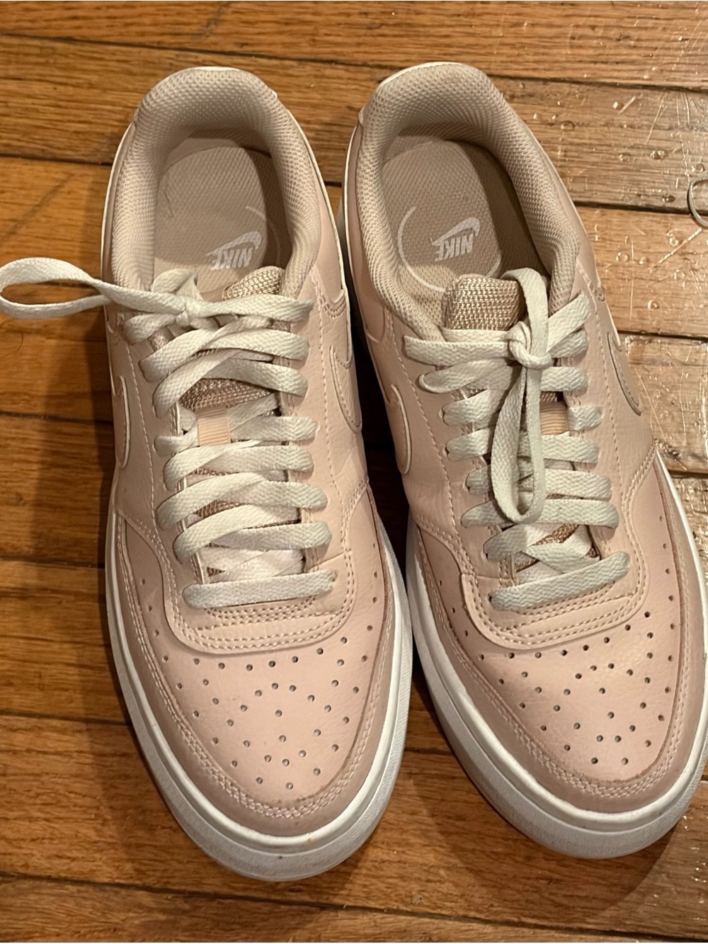 Nike Women’s Low-Top Sneakers in Blush Pink and White size 9